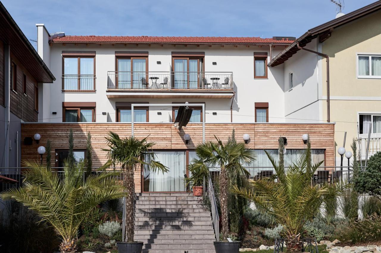 Hotel Gasthof-Strasser Tumeltsham Exterior photo